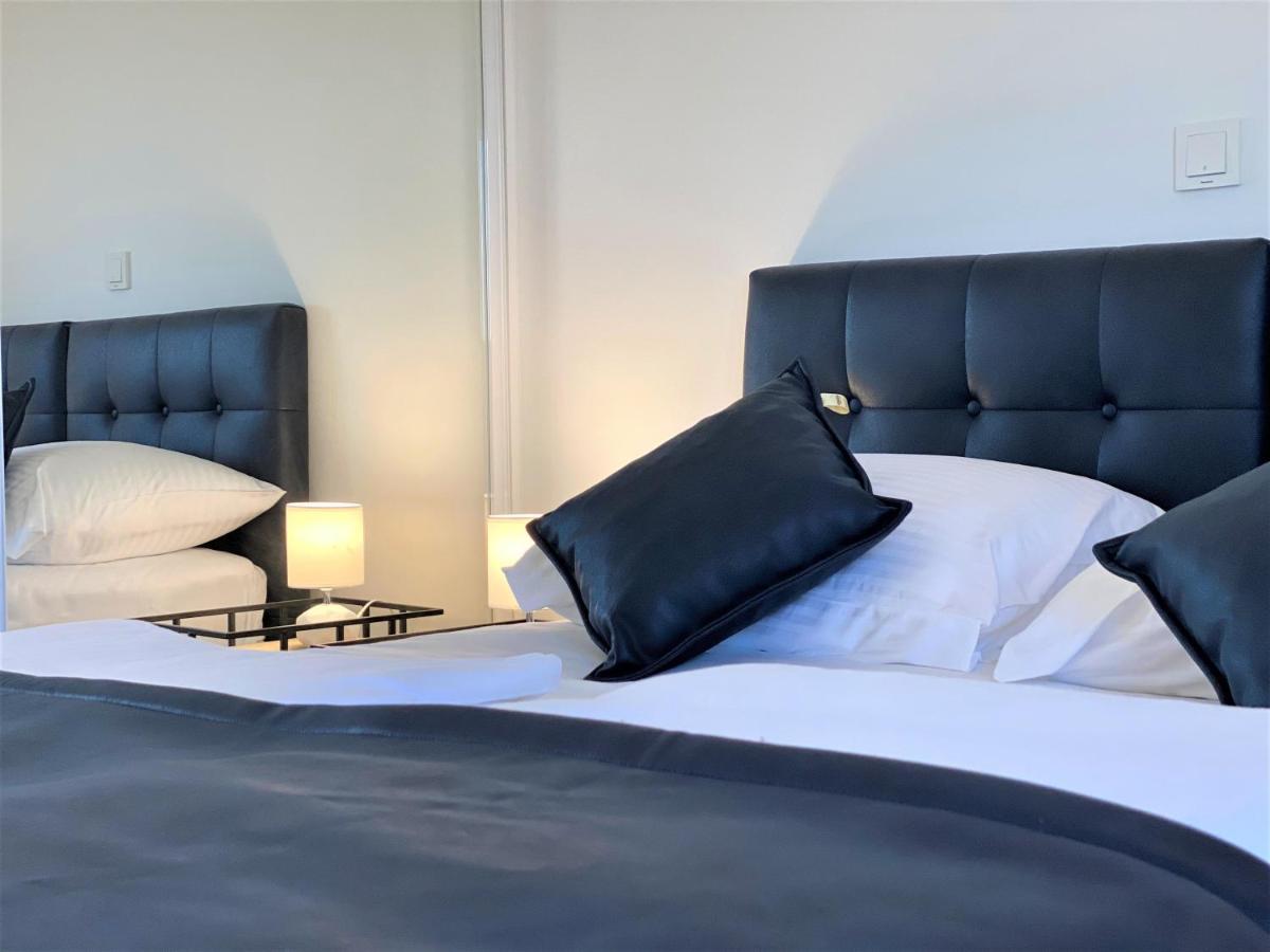 Villa M - Your Business & Holiday Apartment In シベニク エクステリア 写真