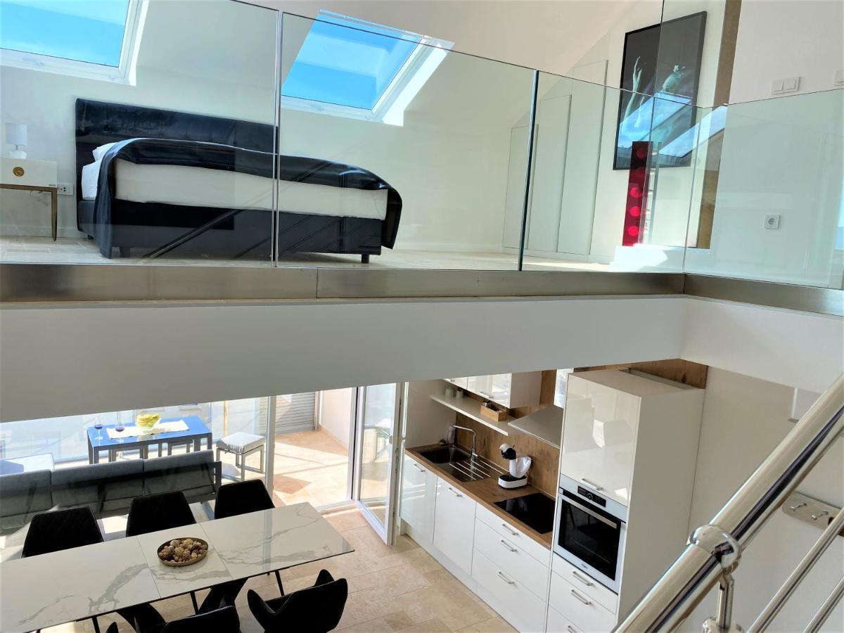 Villa M - Your Business & Holiday Apartment In シベニク エクステリア 写真