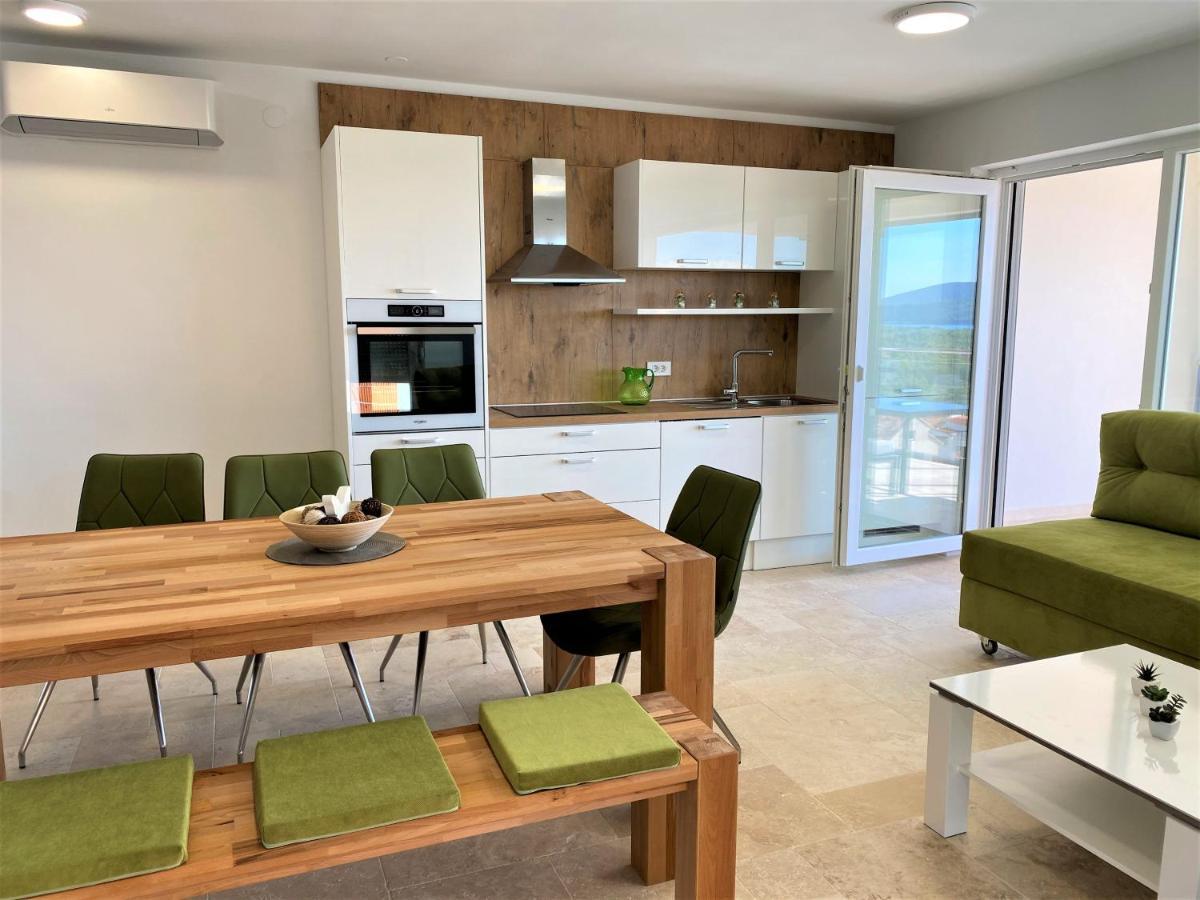 Villa M - Your Business & Holiday Apartment In シベニク エクステリア 写真