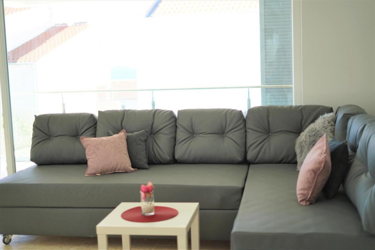 Villa M - Your Business & Holiday Apartment In シベニク エクステリア 写真